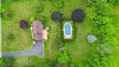 5 Twin Brooks Trail Chester NJ 07930