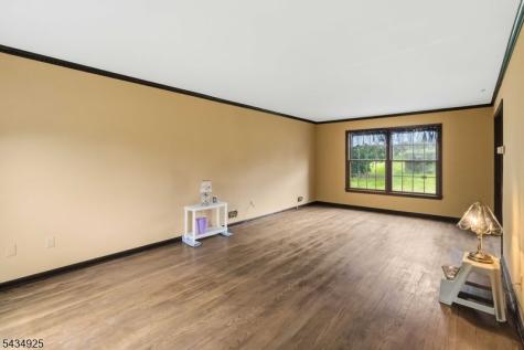 5 Twin Brooks Trail Chester NJ 07930