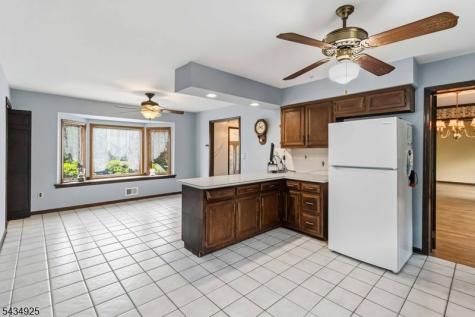5 Twin Brooks Trail Chester NJ 07930