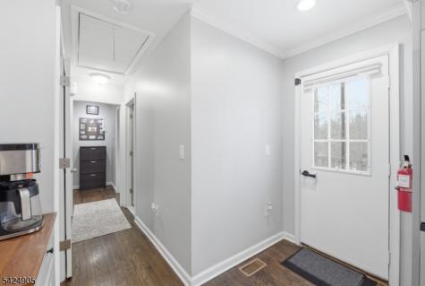 23 Roosevelt Trail Hopatcong NJ 07843