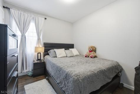 23 Roosevelt Trail Hopatcong NJ 07843