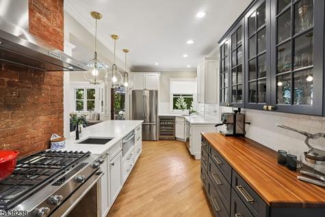 22 Oak Ridge Avenue Summit NJ 07901