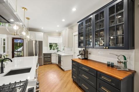 22 Oak Ridge Avenue Summit NJ 07901