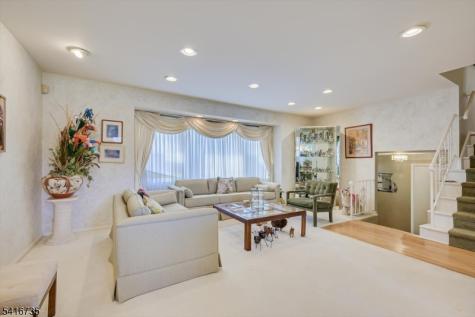 68 Beechwood Avenue Edison NJ 08837