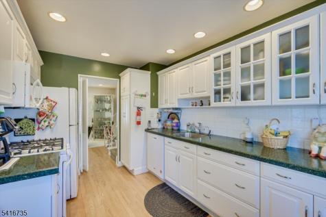 68 Beechwood Avenue Edison NJ 08837