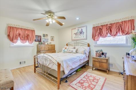 68 Beechwood Avenue Edison NJ 08837