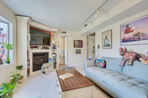 68 Beechwood Avenue Edison NJ 08837