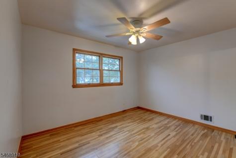 15 Jocelyn Place Pequannock NJ 07444