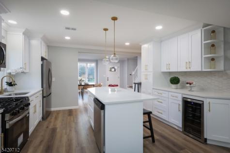 81 Hutchinson Street Clark NJ 07066