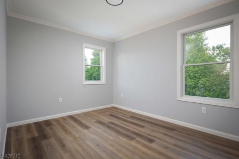 81 Hutchinson Street Clark NJ 07066
