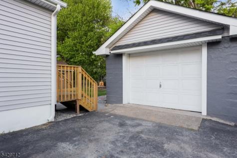 81 Hutchinson Street Clark NJ 07066