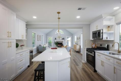 81 Hutchinson Street Clark NJ 07066