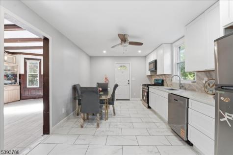 253 Midland Avenue East Orange NJ 07017