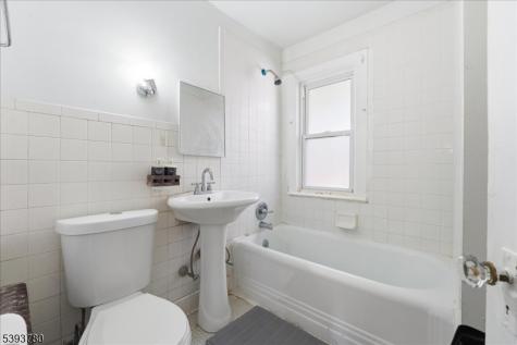 253 Midland Avenue East Orange NJ 07017