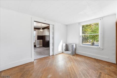 253 Midland Avenue East Orange NJ 07017