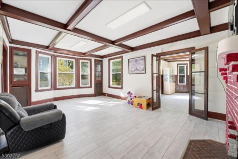 253 Midland Avenue East Orange NJ 07017