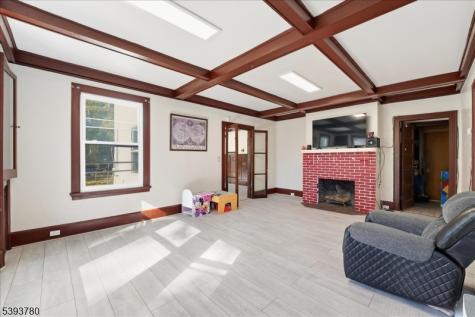 253 Midland Avenue East Orange NJ 07017