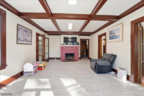 253 Midland Avenue East Orange NJ 07017