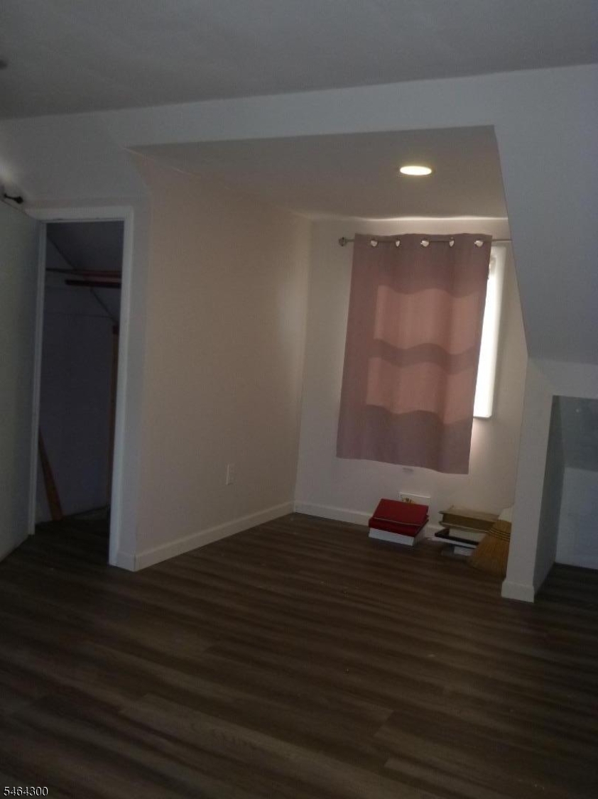 13 White Oak Drive Lodi NJ 07644