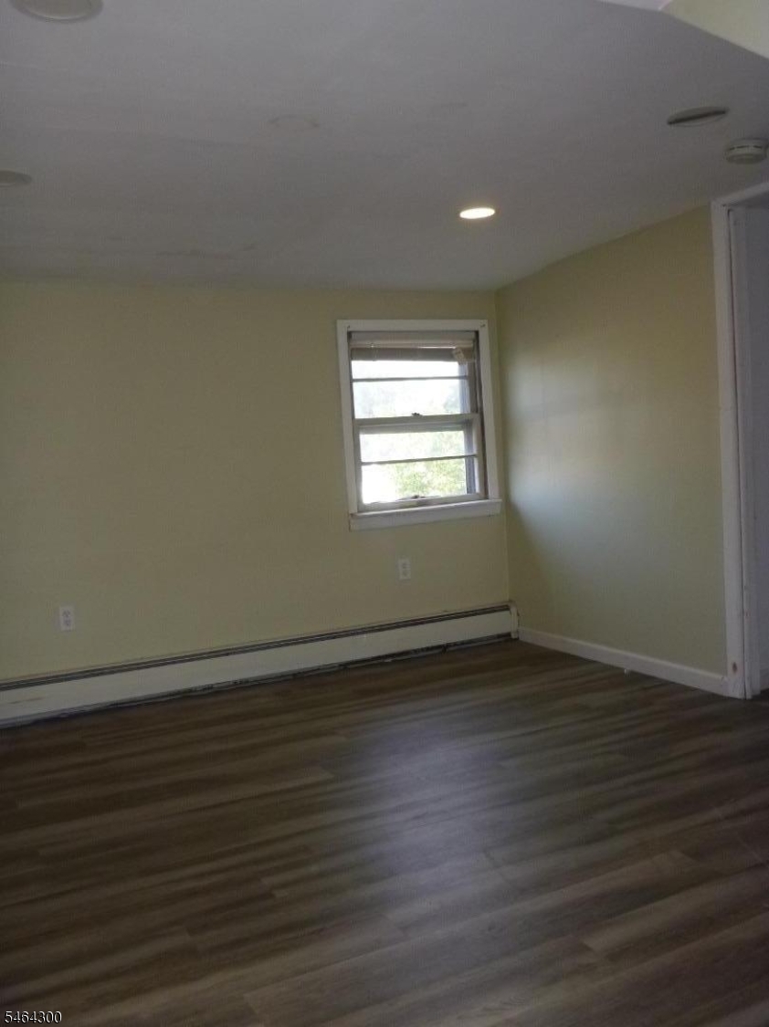 13 White Oak Drive Lodi NJ 07644