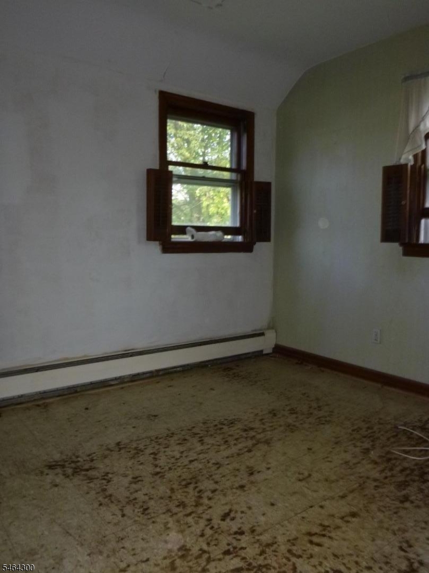 13 White Oak Drive Lodi NJ 07644