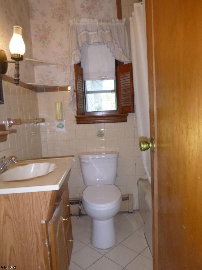 13 White Oak Drive Lodi NJ 07644