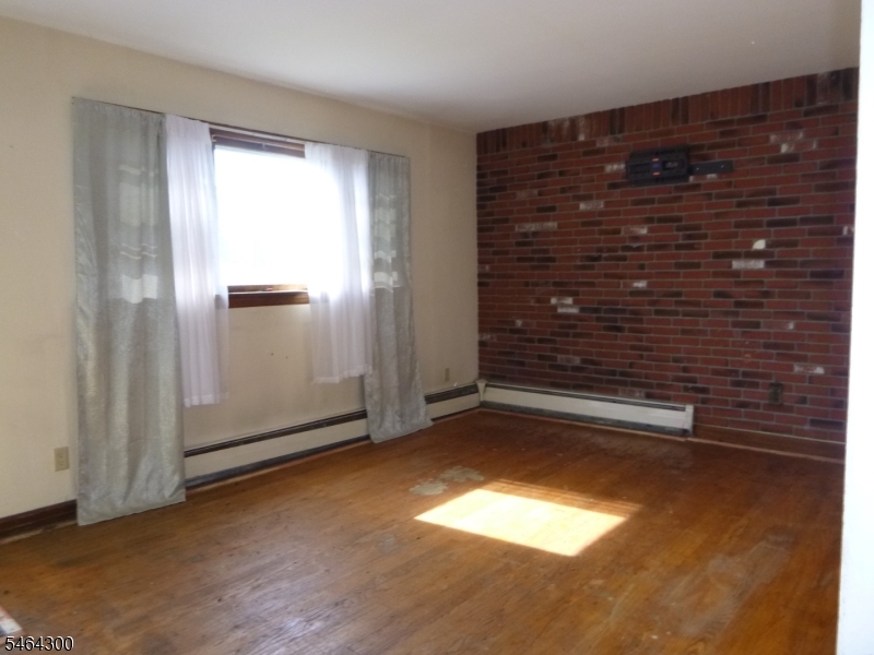 13 White Oak Drive Lodi NJ 07644