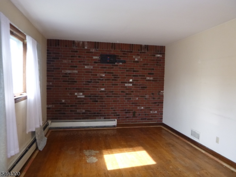 13 White Oak Drive Lodi NJ 07644
