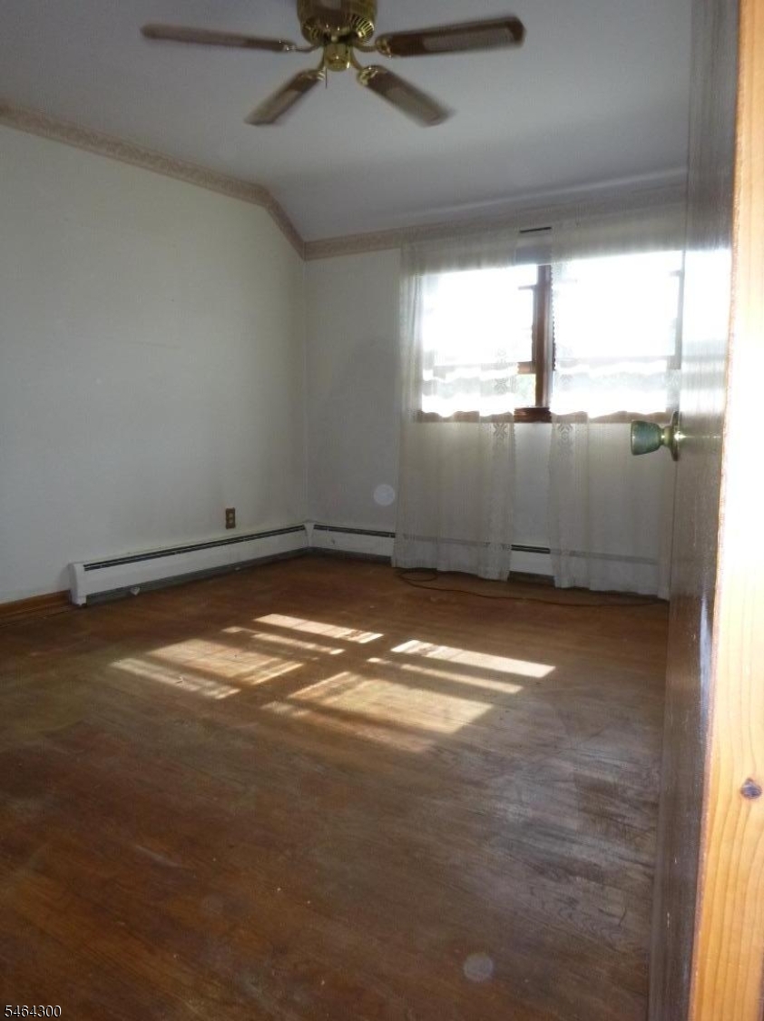 13 White Oak Drive Lodi NJ 07644