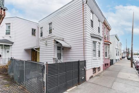 72 Lang Street Newark NJ 07105
