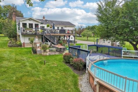 7 Weavers Lane Readington NJ 08889