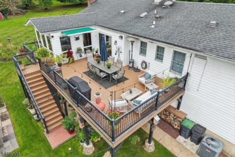 7 Weavers Lane Readington NJ 08889