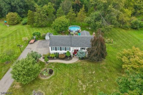 7 Weavers Lane Readington NJ 08889