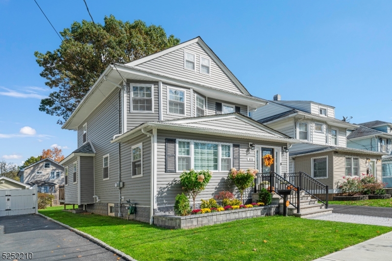 323 Pershing Avenue Roselle Park NJ 07204
