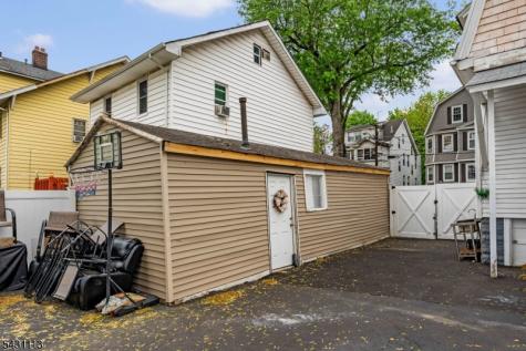 48 39TH Street Irvington NJ 07111