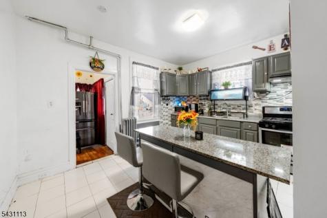 48 39TH Street Irvington NJ 07111