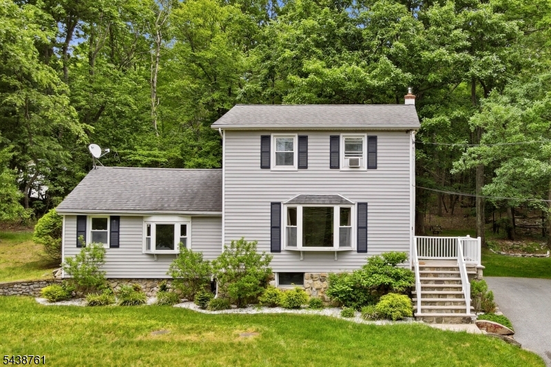 312 Lakeview Drive Hampton NJ 07860