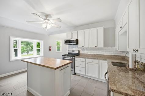 312 Lakeview Drive Hampton NJ 07860