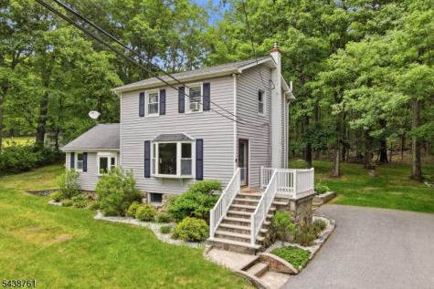 312 Lakeview Drive Hampton NJ 07860
