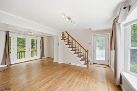 312 Lakeview Drive Hampton NJ 07860