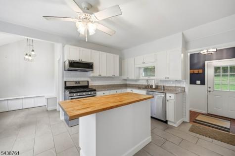 312 Lakeview Drive Hampton NJ 07860