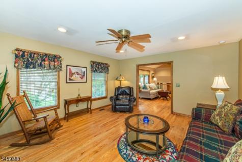 18 Kadel Drive Roxbury NJ 07876