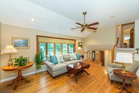 18 Kadel Drive Roxbury NJ 07876