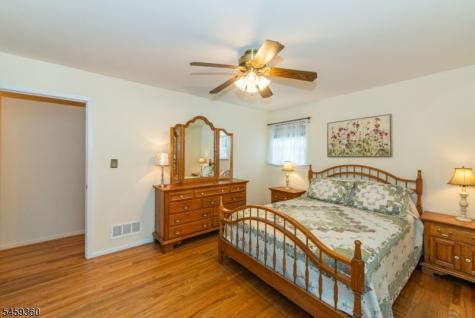 18 Kadel Drive Roxbury NJ 07876