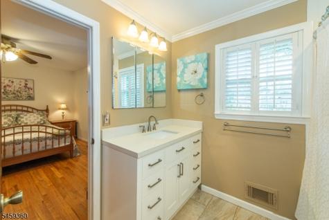 18 Kadel Drive Roxbury NJ 07876
