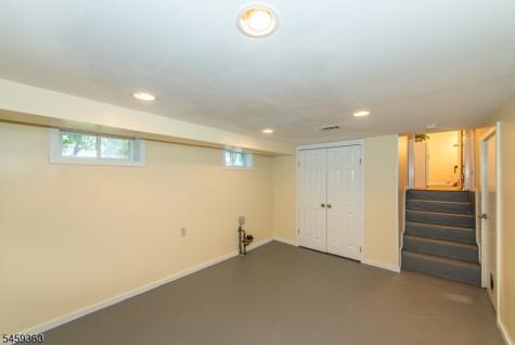 18 Kadel Drive Roxbury NJ 07876