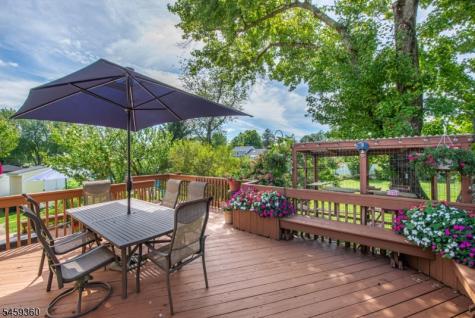 18 Kadel Drive Roxbury NJ 07876