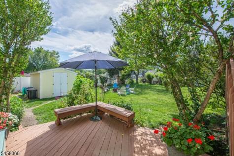 18 Kadel Drive Roxbury NJ 07876