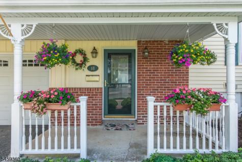 18 Kadel Drive Roxbury NJ 07876
