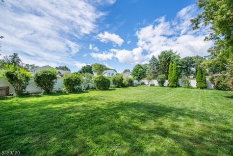18 Kadel Drive Roxbury NJ 07876